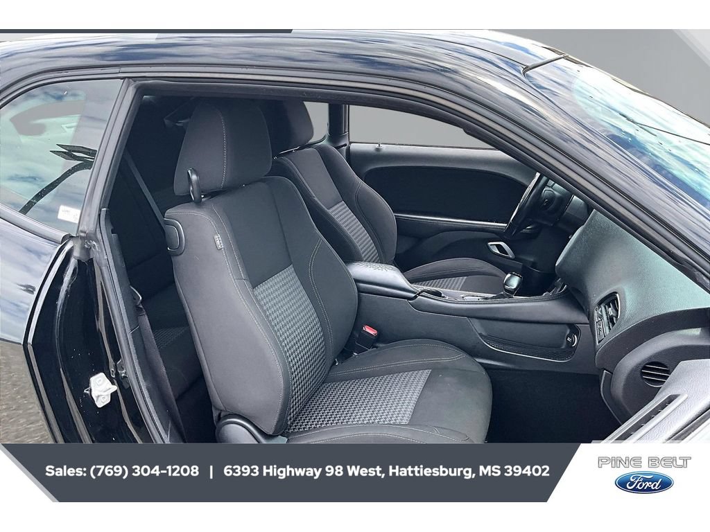 Used 2020 Dodge Challenger SXT w/ Blacktop Package RWD image 6
