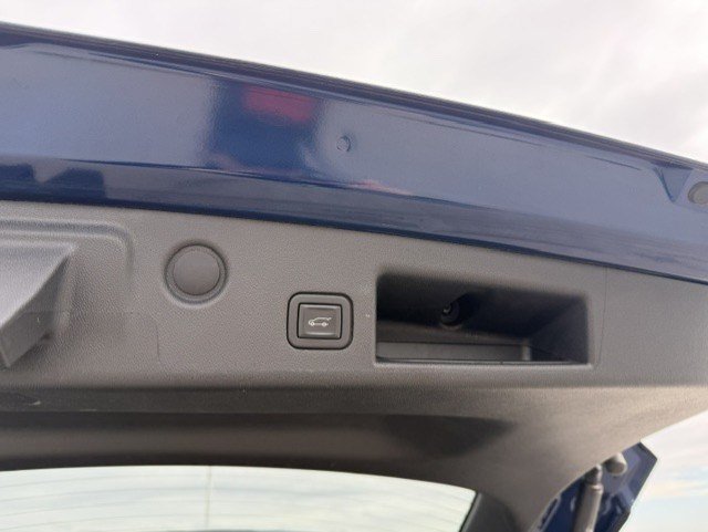 Used 2023 Chevrolet Equinox LT AWD/4WD image 32