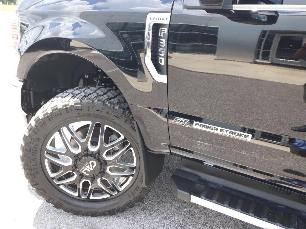 Certified 2022 Ford F350 Lariat w/ Lariat Ultimate Package AWD/4WD image 3