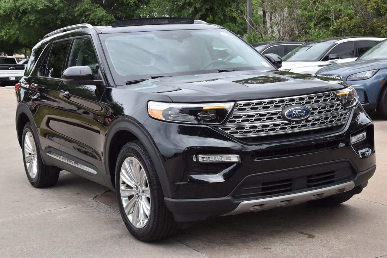 Certified 2024 Ford Explorer Limited w/ Limited Technology Package image 4