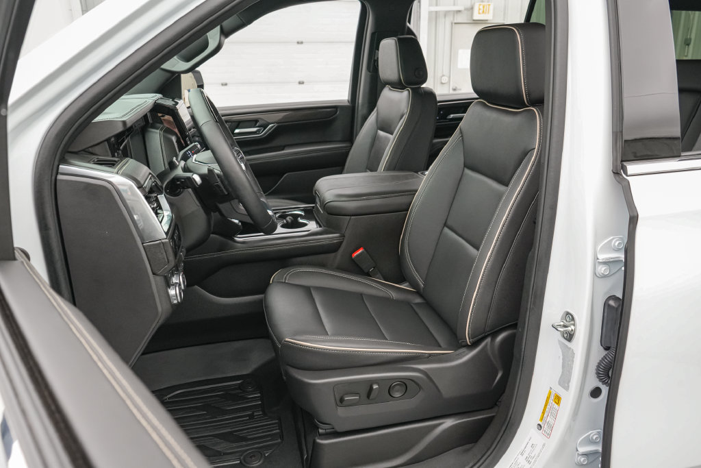 Used 2026 GMC Yukon Elevation AWD/4WD image 11
