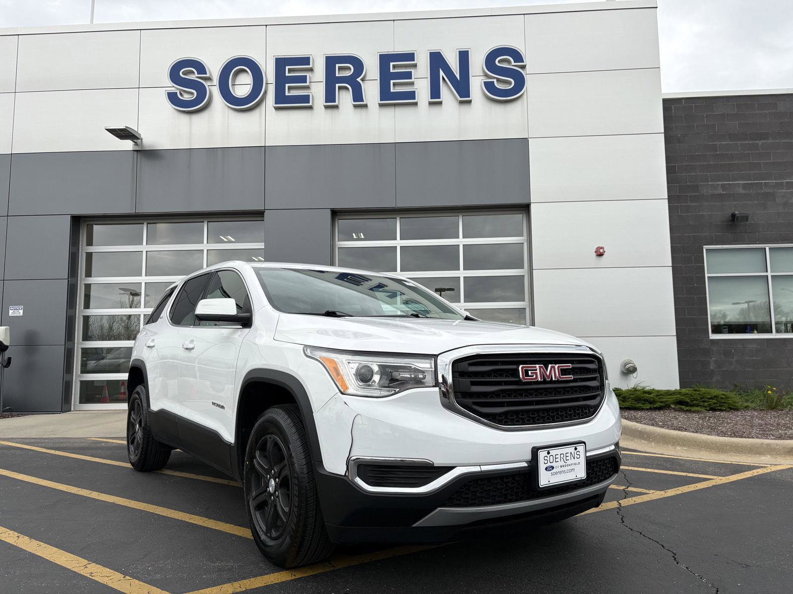 Used 2019 GMC Acadia SLE FWD image 1