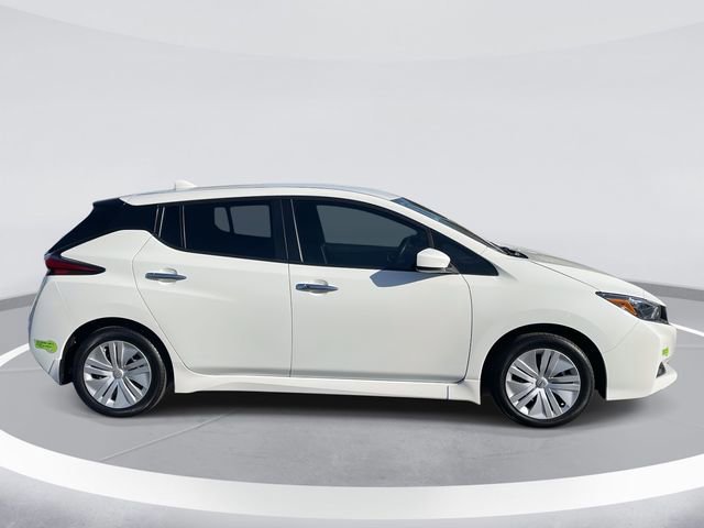 Used 2023 Nissan Leaf S image 2