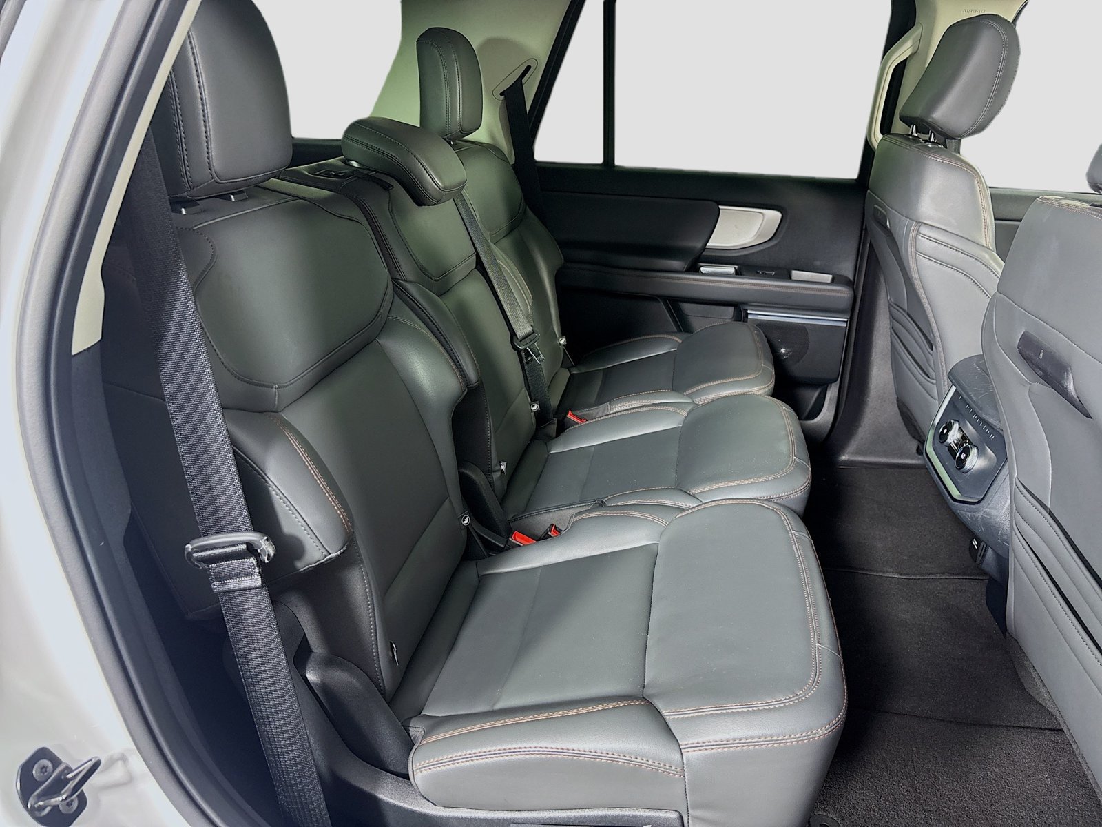 Certified 2025 Ford Expedition Active AWD/4WD image 29