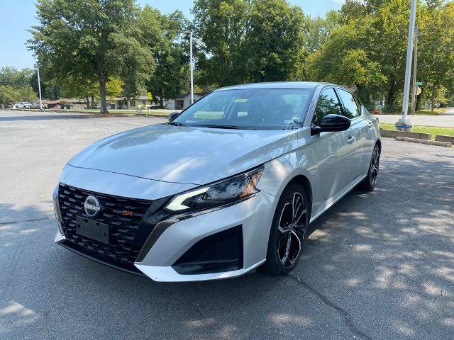 Used 2024 Nissan Altima 2.5 SR FWD image 3