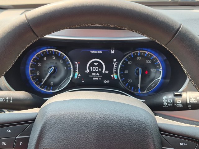 Used 2025 Chrysler Pacifica Limited FWD image 21