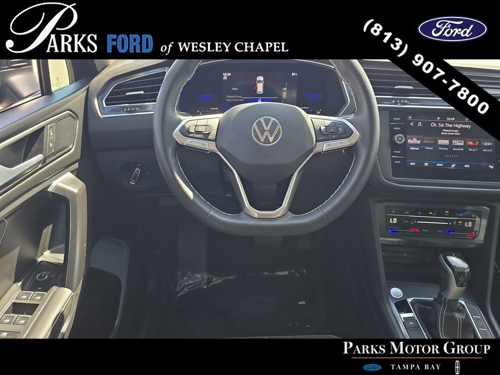 Used 2023 Volkswagen Tiguan SE w/ Panoramic Sunroof Package FWD image 11