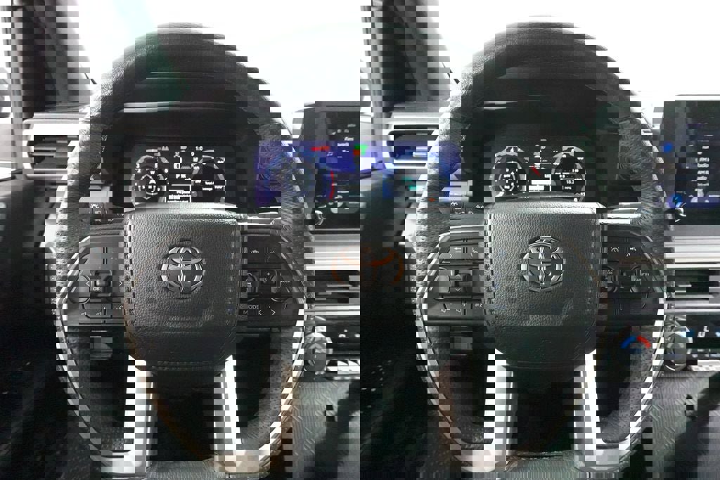 Used 2025 Toyota Tacoma TRD Off-Road AWD/4WD image 11