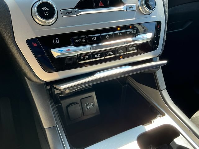 Certified 2021 Ford Explorer XLT w/ Class III Trailer Tow Package AWD/4WD image 23