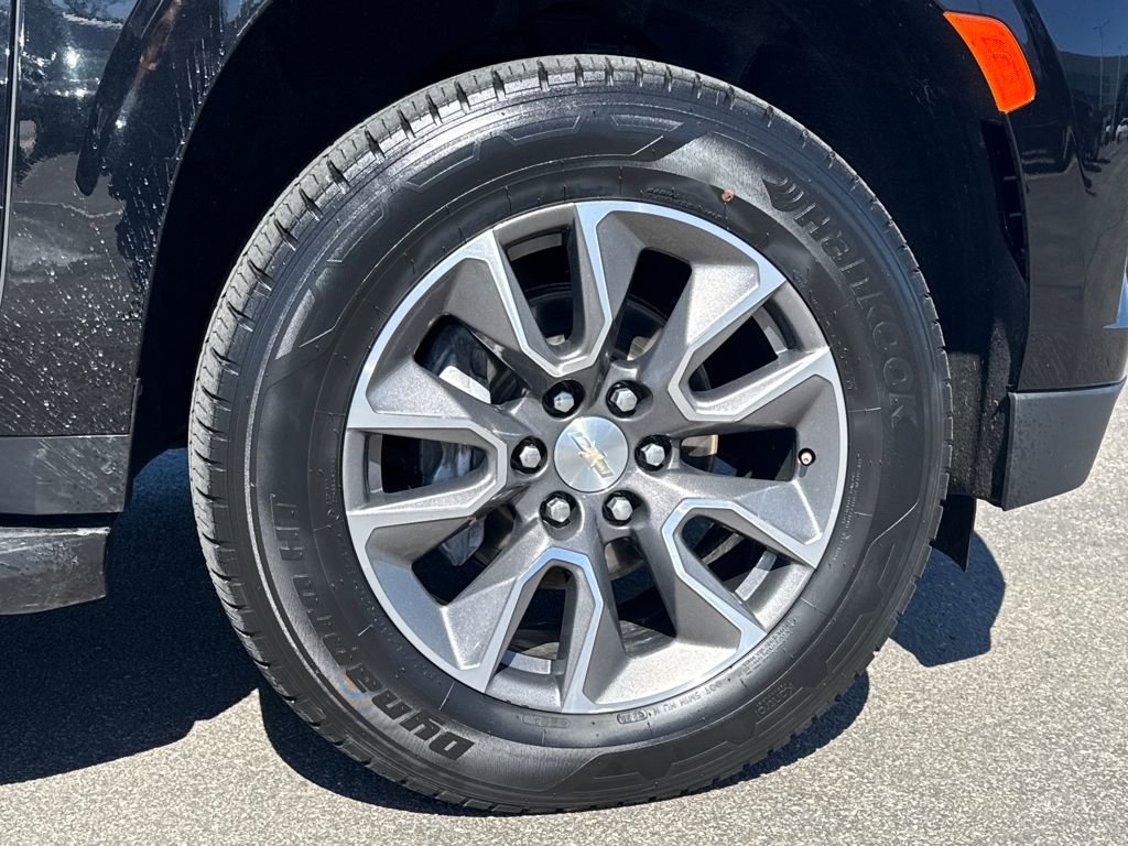 Used 2022 Chevrolet Suburban LS w/ Driver Alert Package image 8