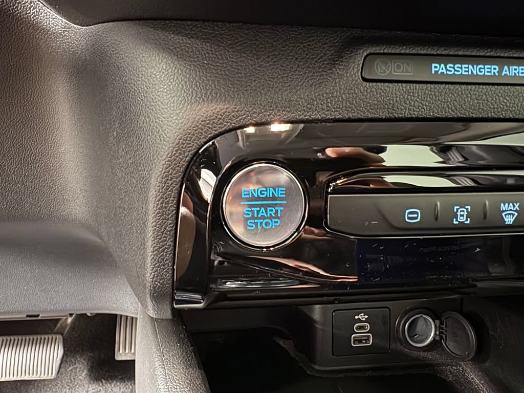 Certified 2025 Ford Escape SE FWD image 22