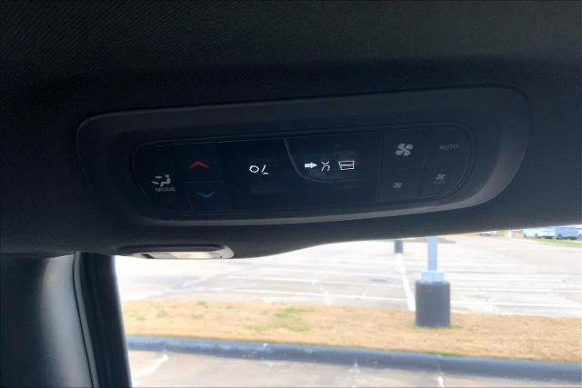 Used 2023 Chrysler Pacifica Limited w/ S Appearance Package image 33