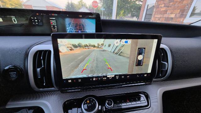 Certified 2025 Ford Expedition Active AWD/4WD image 21