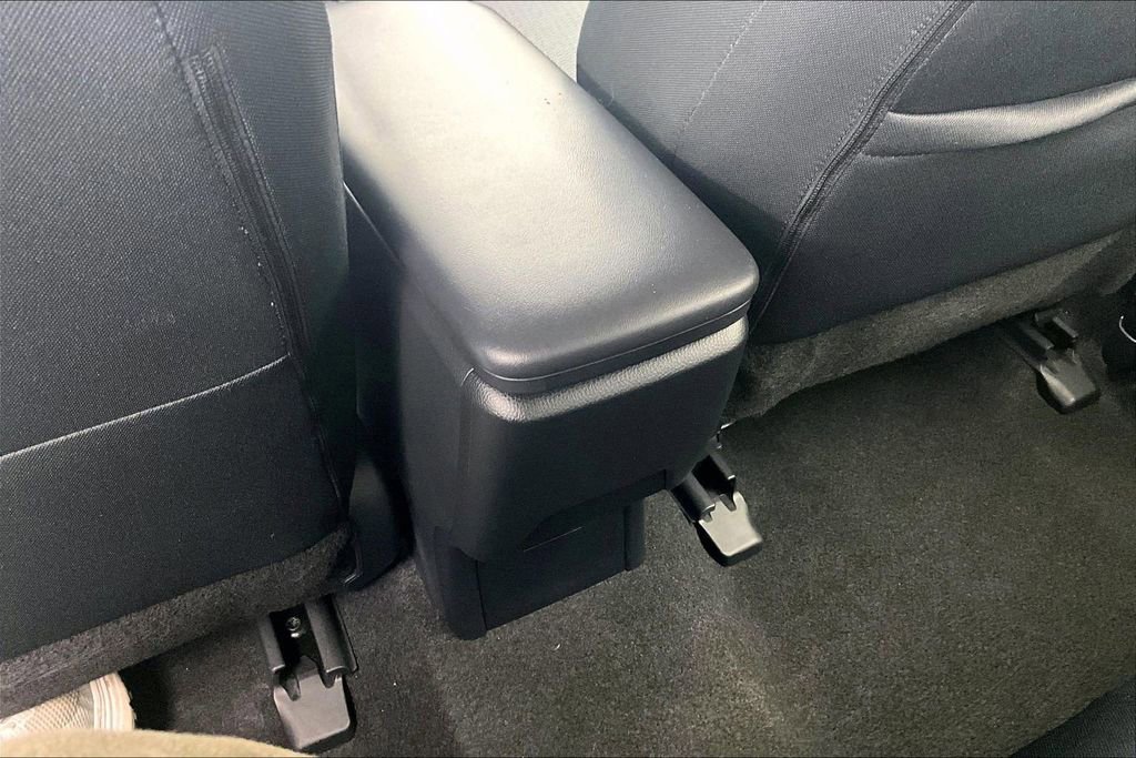 Used 2025 Toyota Prius LE FWD image 33