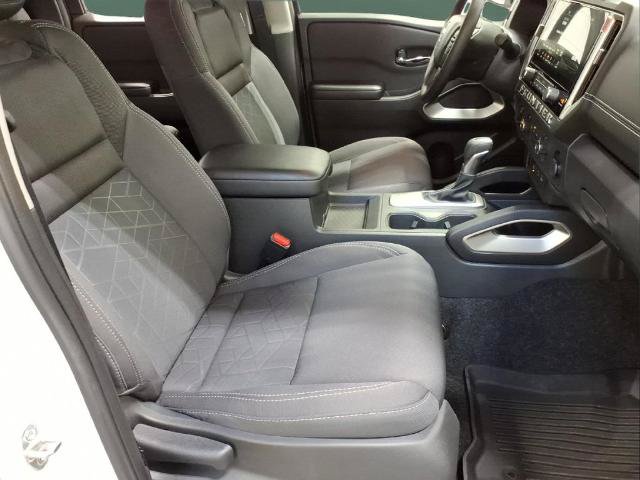 Used 2025 Nissan Frontier SV AWD/4WD image 15