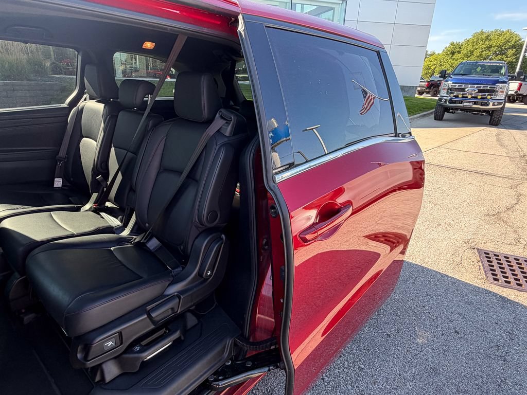 Used 2025 Honda Odyssey Sport-L image 14
