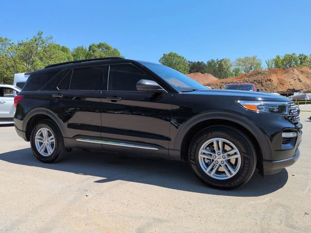 Certified 2023 Ford Explorer XLT w/ Equipment Group 202A AWD/4WD image 7