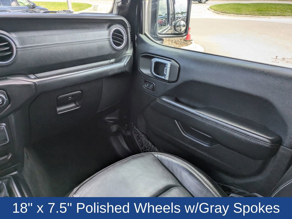 Used 2018 Jeep Wrangler Unlimited Sahara AWD/4WD image 16