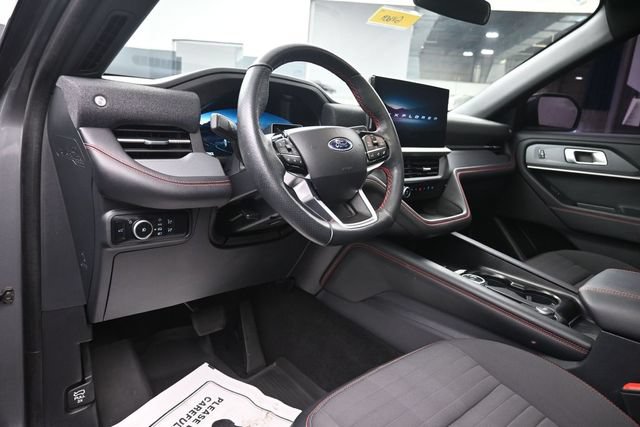 Certified 2025 Ford Explorer ST-Line AWD/4WD image 9