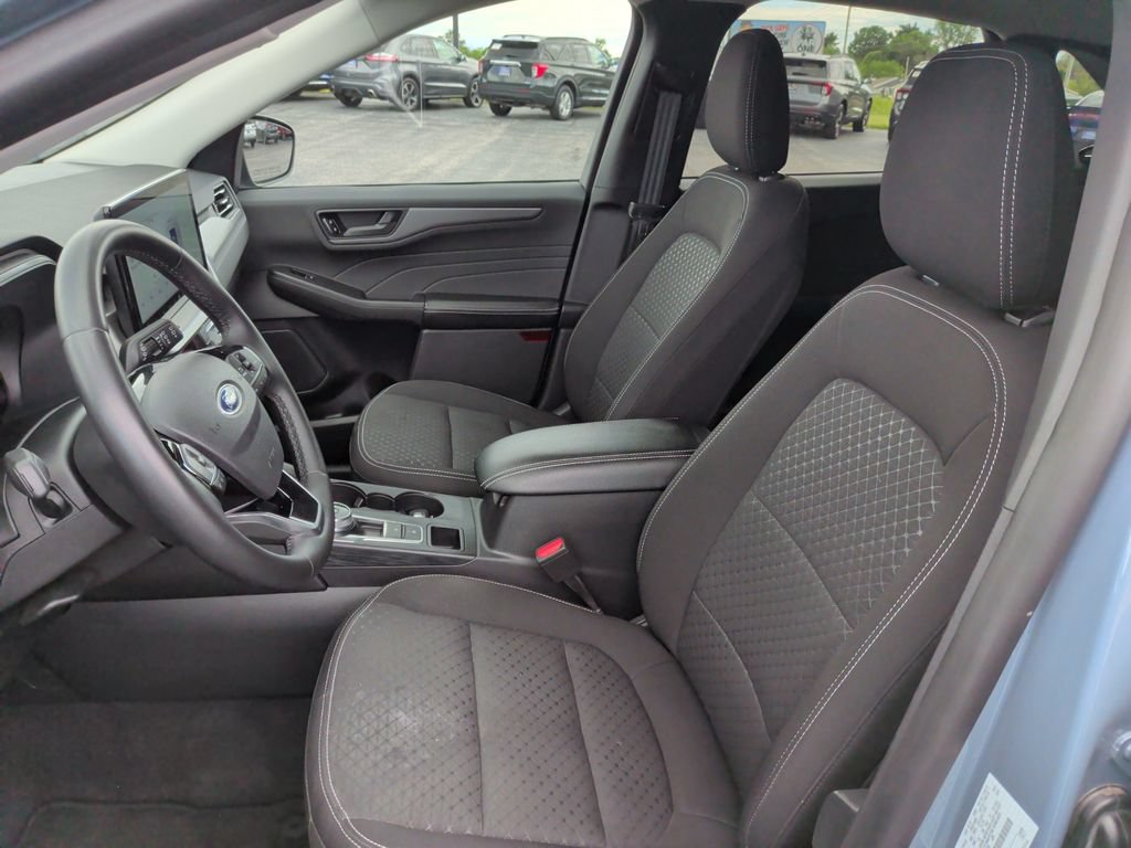 Certified 2023 Ford Escape Active w/ Tech Pack #1 AWD/4WD image 4