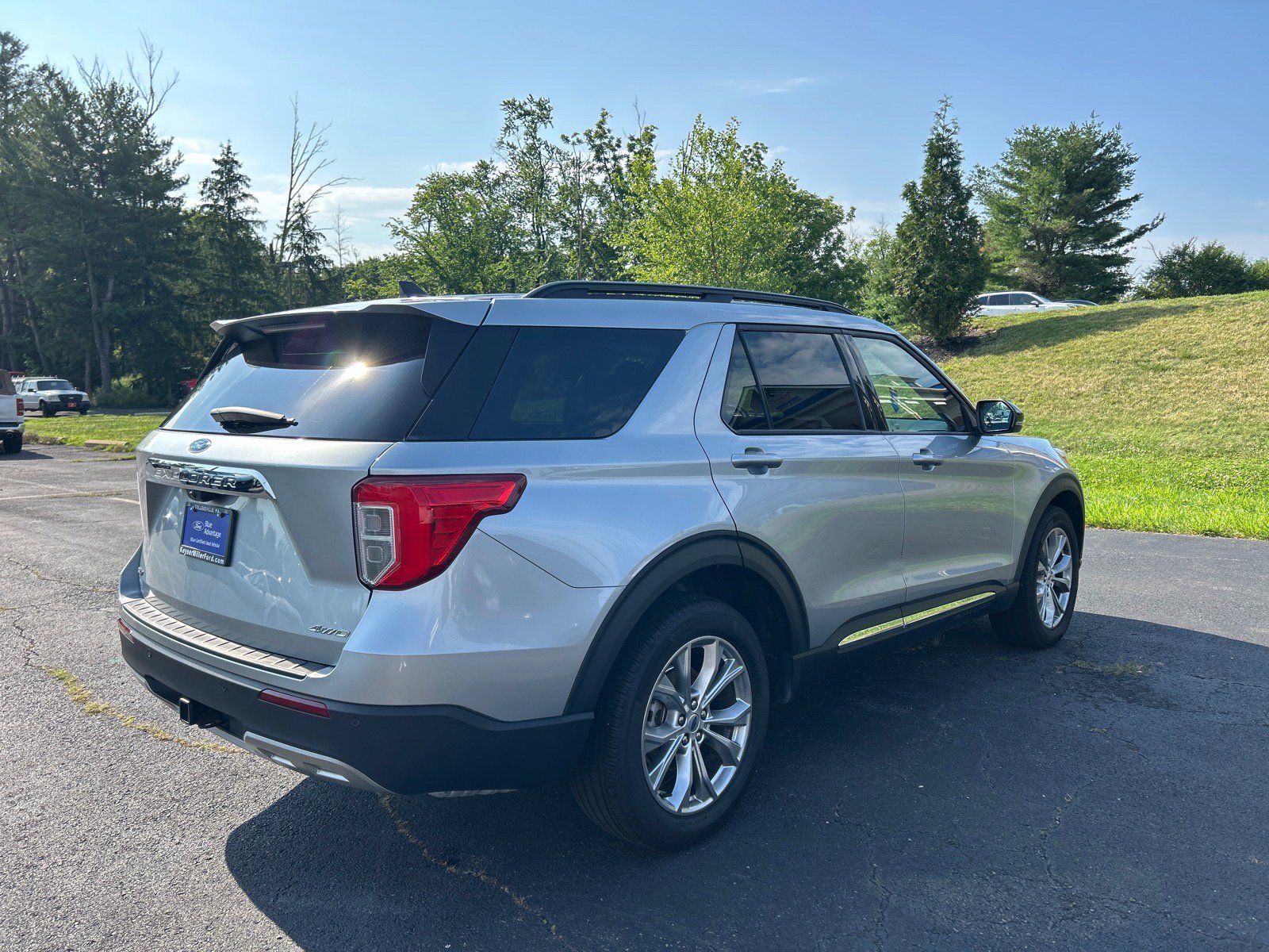 Certified 2024 Ford Explorer XLT w/ Equipment Group 202A AWD/4WD image 18
