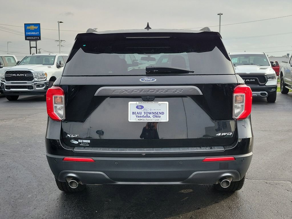 Certified 2022 Ford Explorer XLT w/ Equipment Group 202A image 4