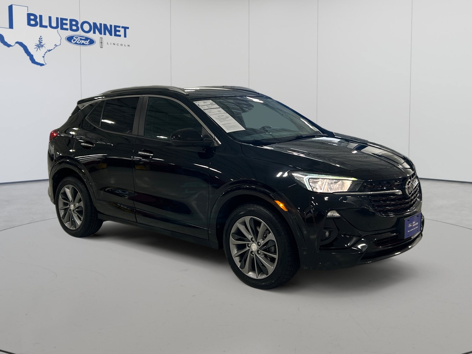 Used 2022 Buick Encore GX Select w/ Sport Touring Package FWD image 3