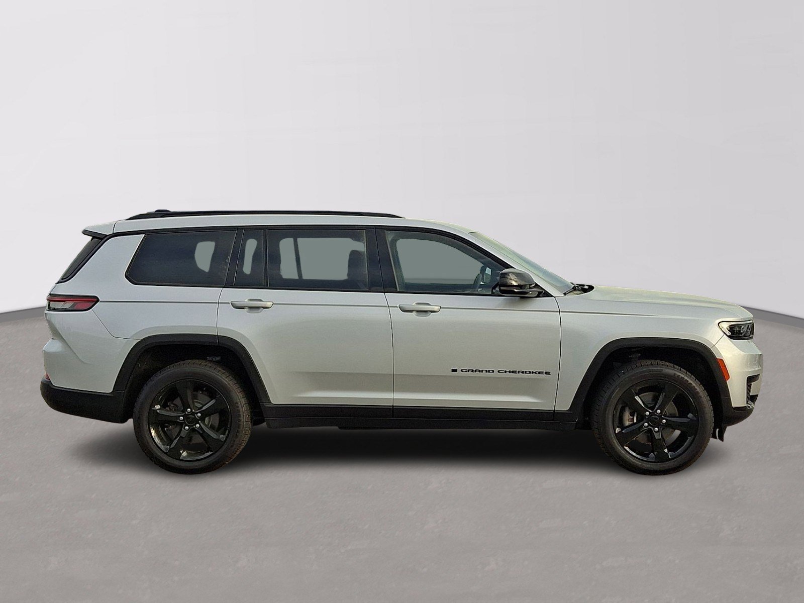 Used 2023 Jeep Grand Cherokee L Laredo image 7
