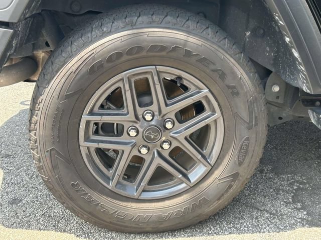Used 2024 Jeep Wrangler Unlimited Sport AWD/4WD image 10
