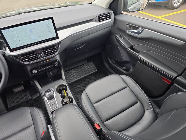 Certified 2024 Ford Escape Platinum AWD/4WD image 32