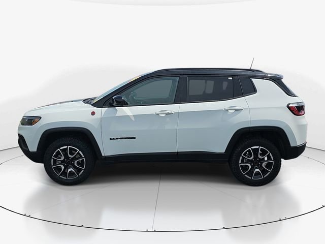 Used 2025 Jeep Compass Trailhawk AWD/4WD image 7