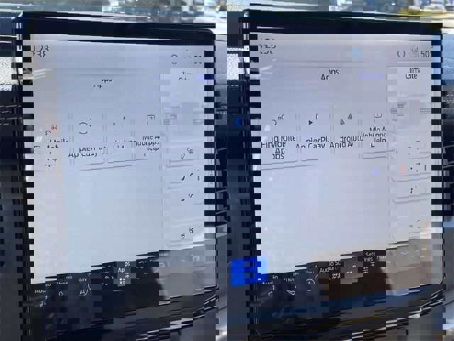 Certified 2024 Ford Expedition XLT image 25