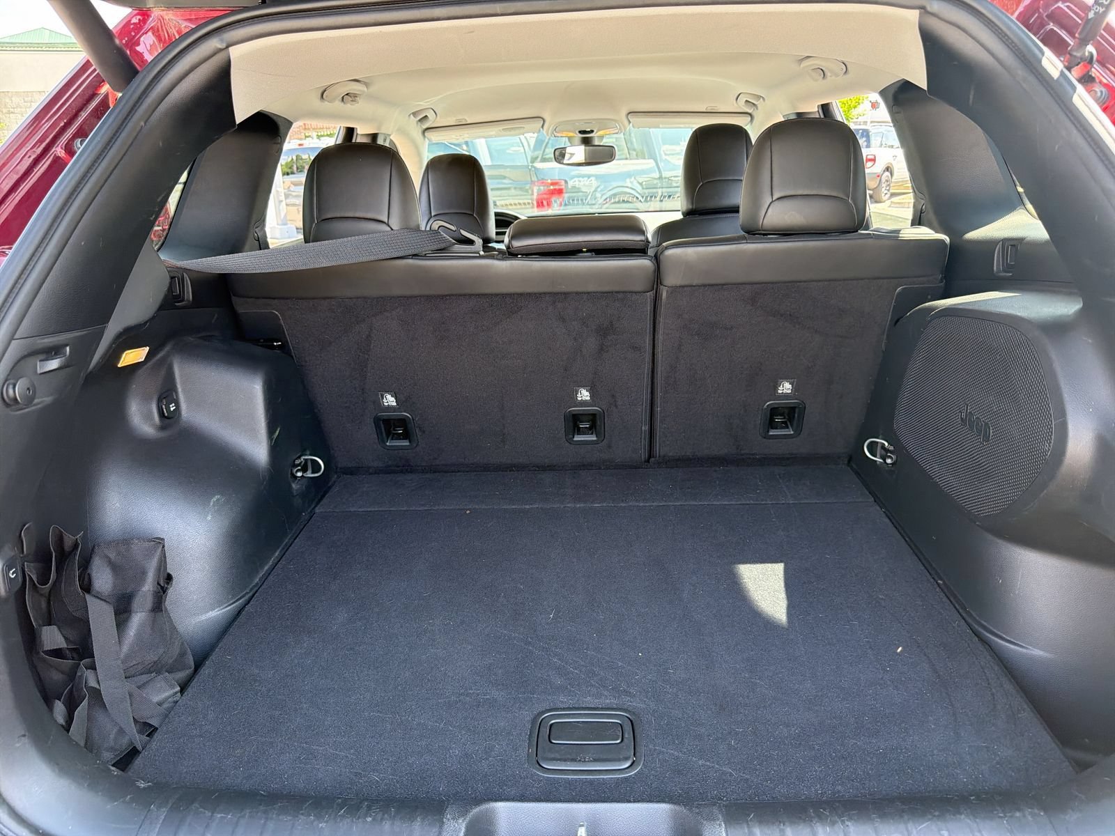 Used 2019 Jeep Cherokee Limited AWD/4WD image 36