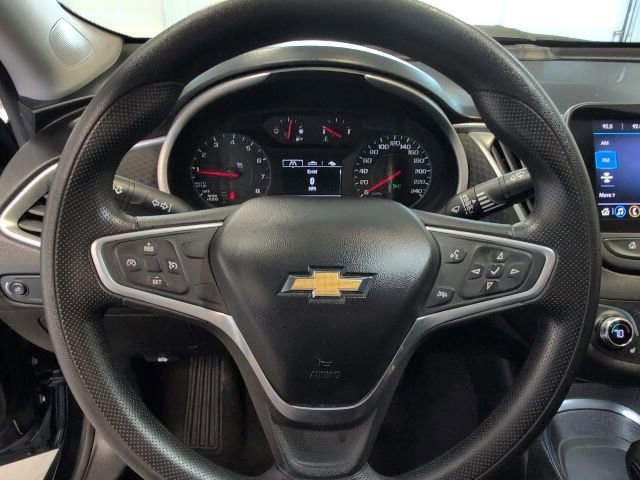 Used 2022 Chevrolet Malibu LT FWD image 18