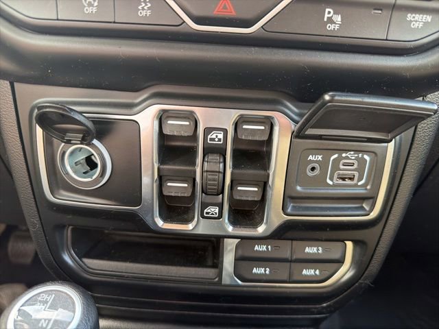 Used 2021 Jeep Wrangler Unlimited Sahara w/ Uconnect 4C Nav & Sound Group AWD/4WD image 31