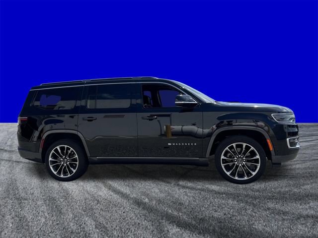 Used 2022 Jeep Wagoneer Series III w/ Premium Group I AWD/4WD image 2