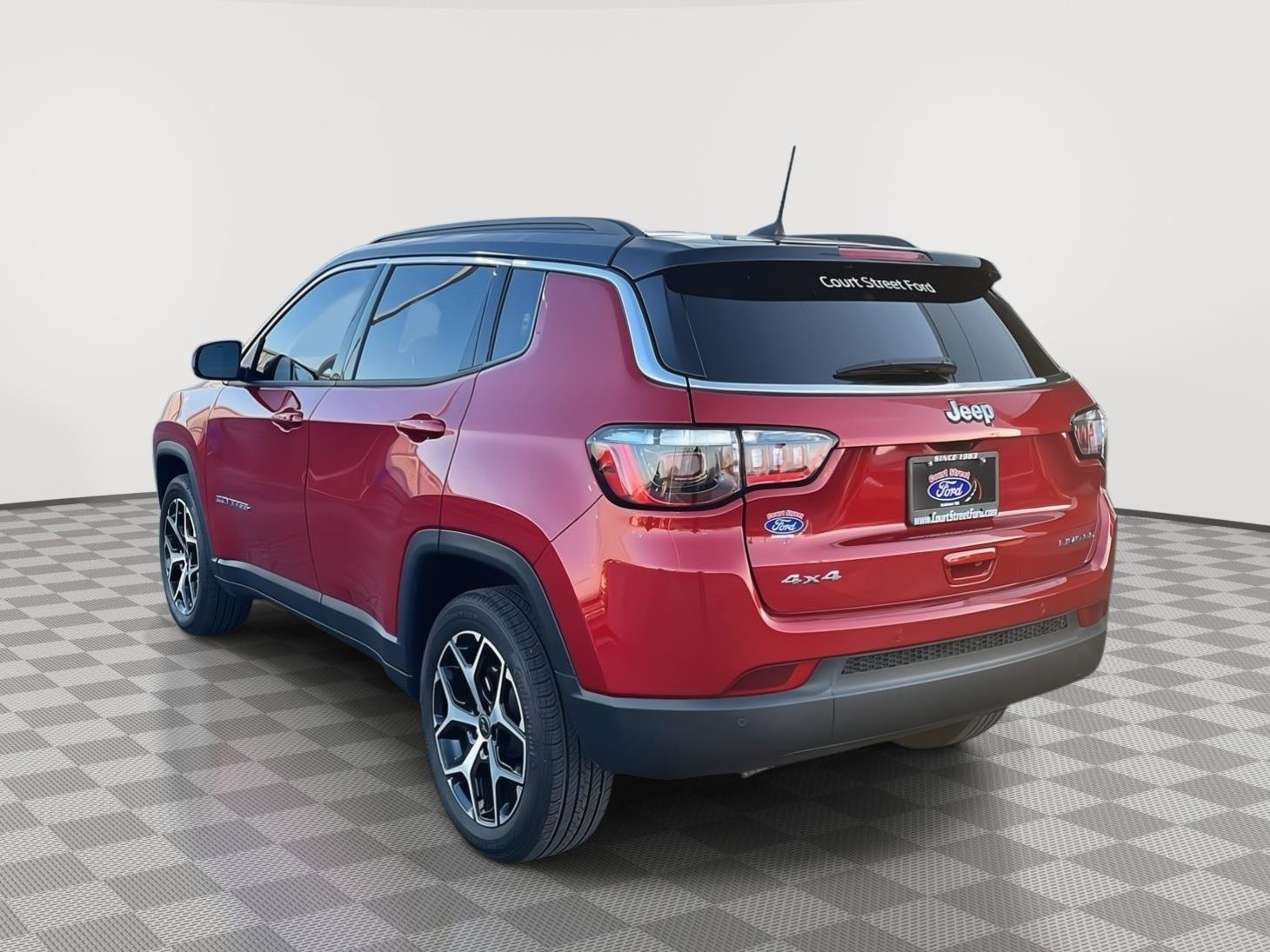 Used 2025 Jeep Compass Limited image 7