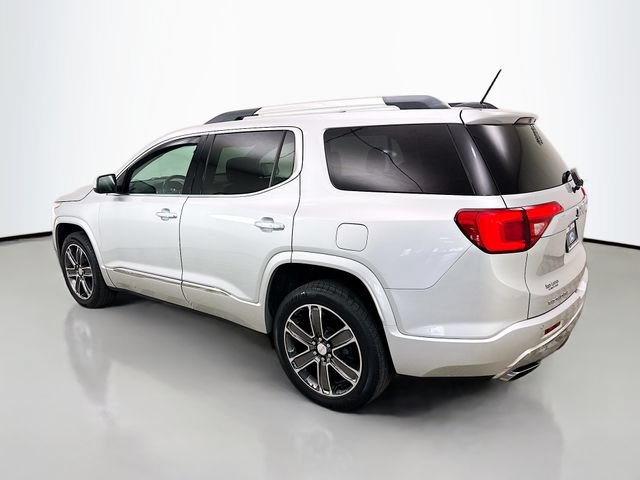 Used 2019 GMC Acadia Denali w/ Technology Package FWD image 5