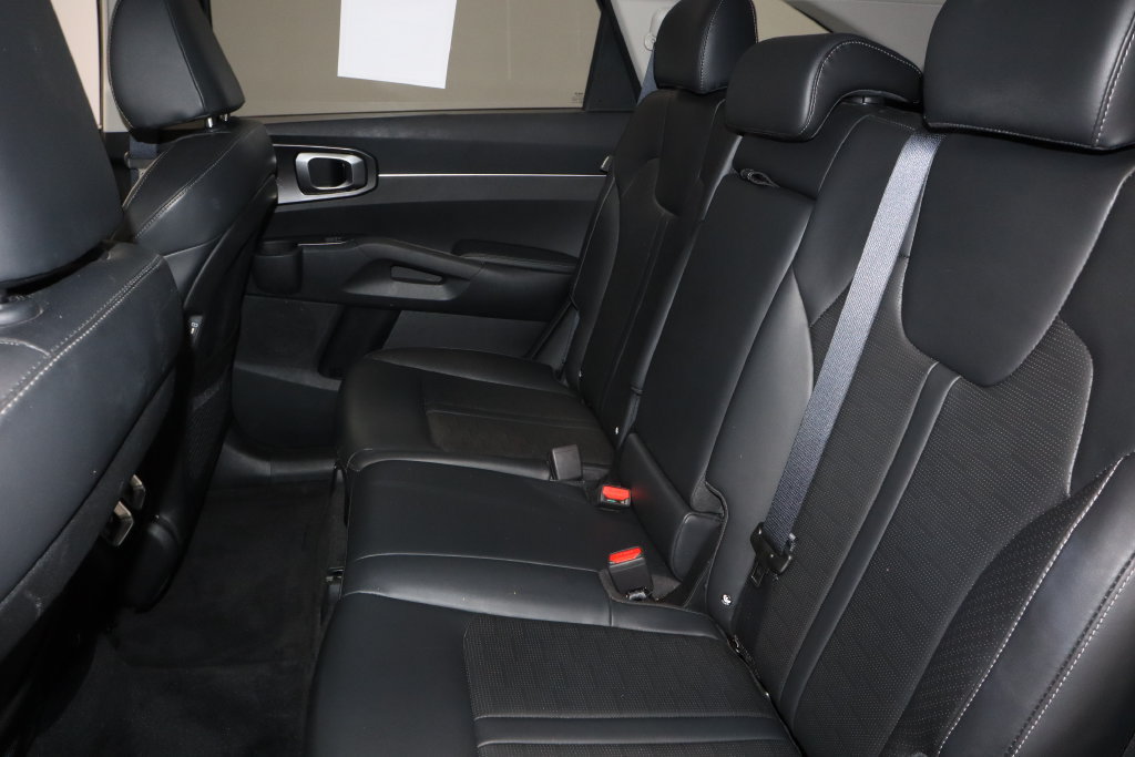 Used 2024 Kia Sorento S w/ Panoramic Sunroof Package FWD image 22