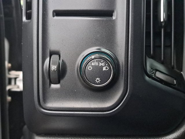 Used 2018 Chevrolet Silverado 1500 Custom w/ Custom Value Package image 22