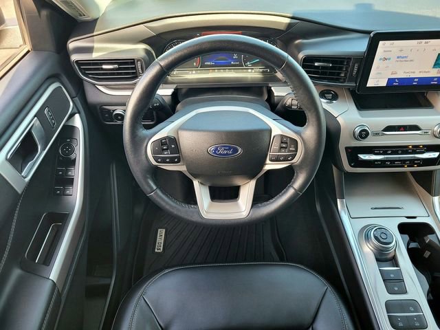 Certified 2023 Ford Explorer XLT w/ Equipment Group 202A RWD image 7