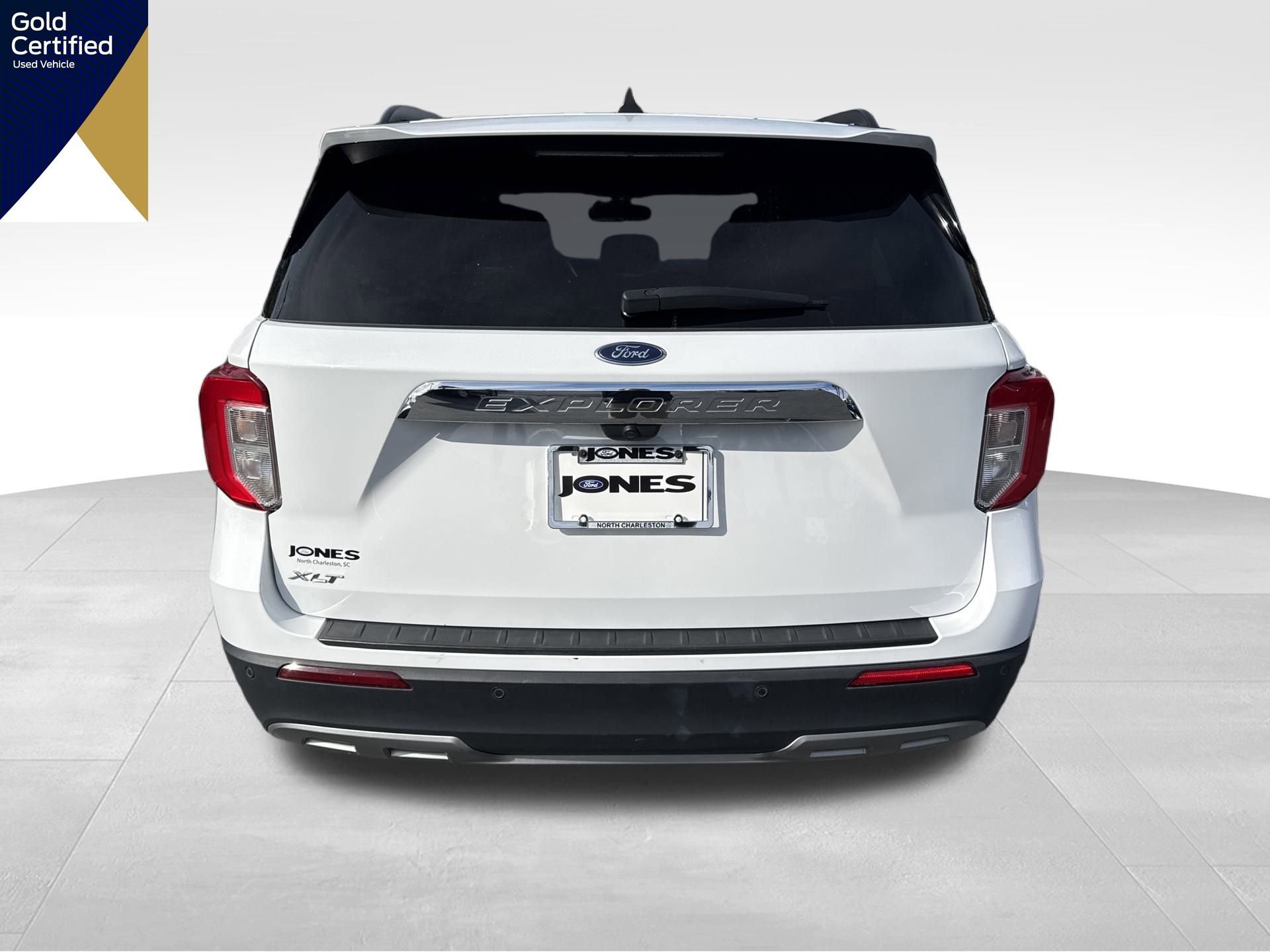 Certified 2024 Ford Explorer XLT w/ Equipment Group 202A image 8