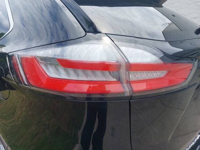 Certified 2023 Ford Edge Titanium AWD/4WD image 33