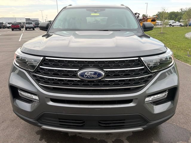 Certified 2023 Ford Explorer XLT w/ Equipment Group 202A AWD/4WD image 3