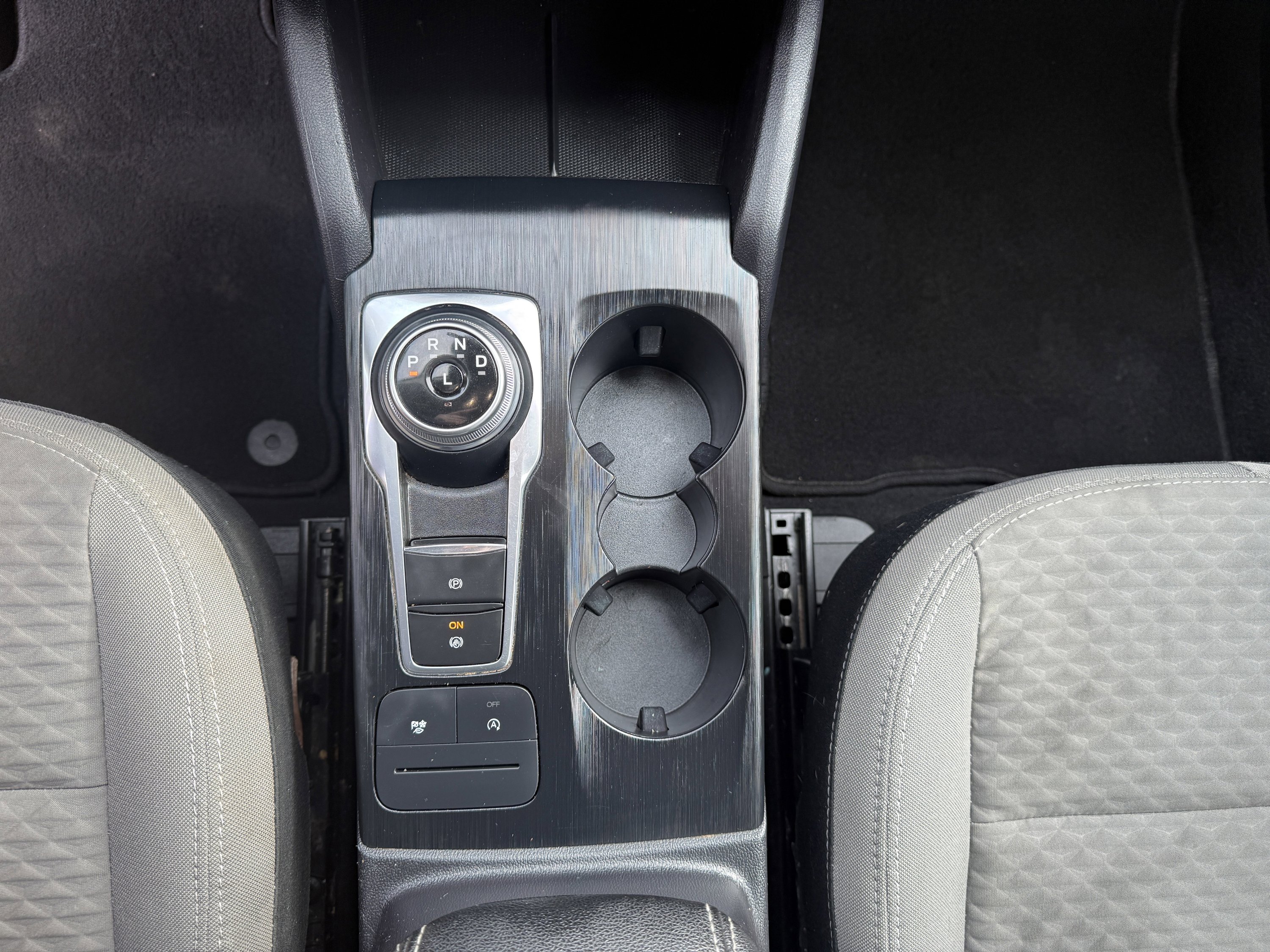 Certified 2022 Ford Escape SE w/ SE Sport Appearance Package image 15