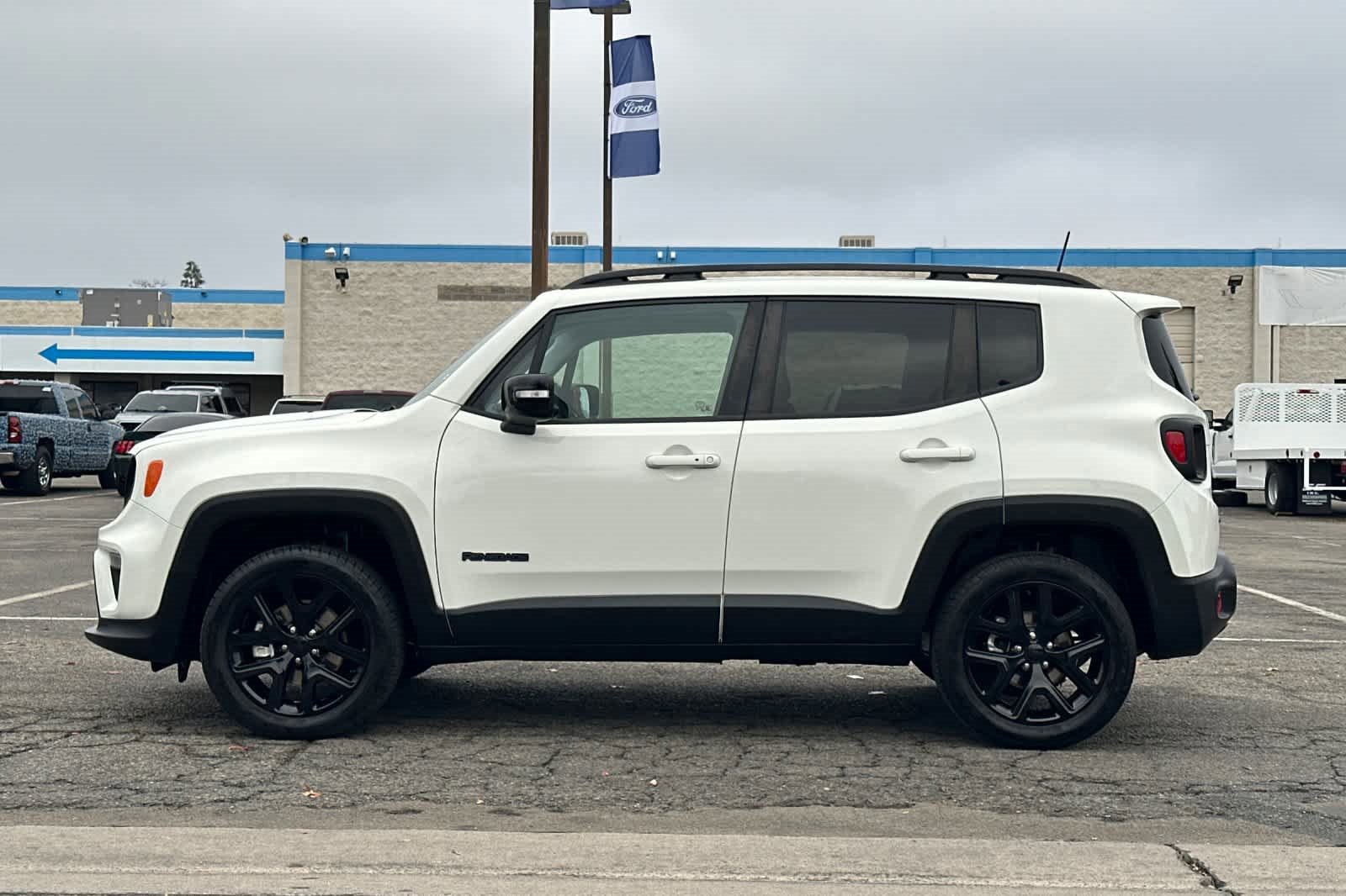 Used 2023 Jeep Renegade Altitude image 2