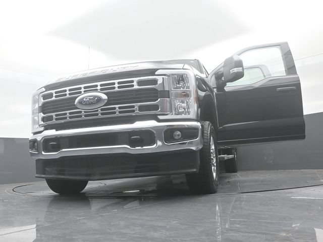 Certified 2025 Ford F250 XLT AWD/4WD image 30