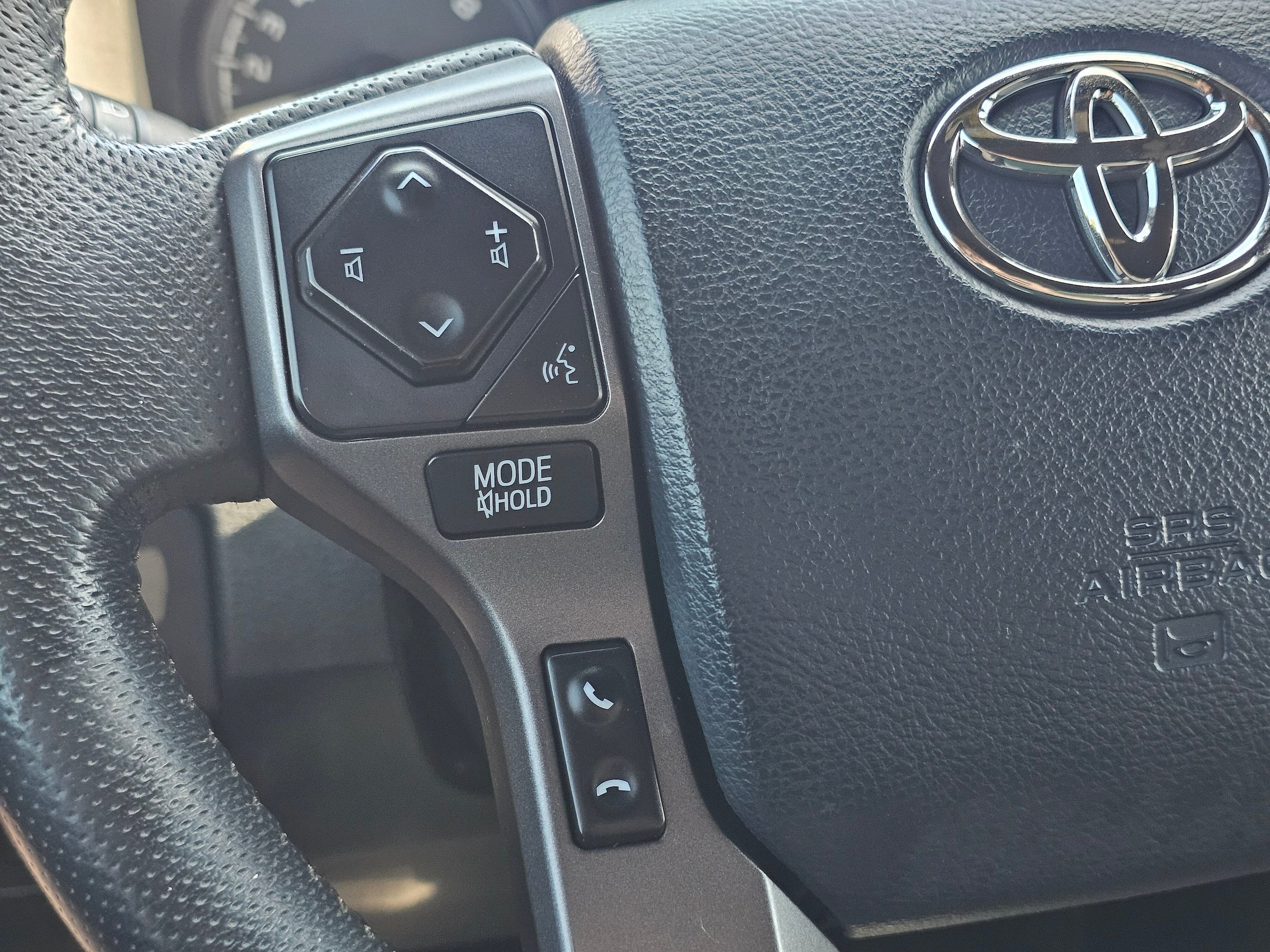 Used 2020 Toyota Tacoma TRD Sport w/ Technology Package AWD/4WD image 23