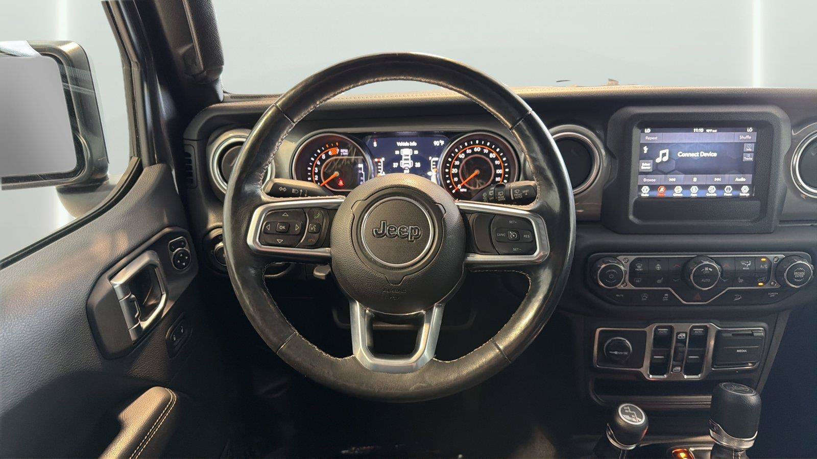Used 2019 Jeep Wrangler Unlimited Sahara w/ Cold Weather Group AWD/4WD image 14