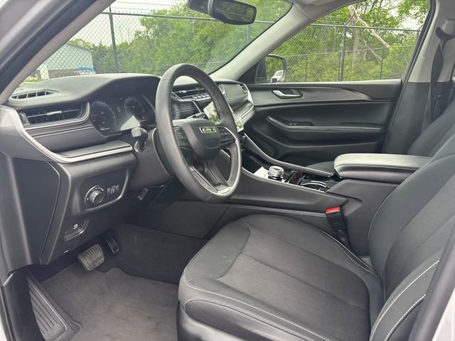 Used 2023 Jeep Grand Cherokee L Laredo RWD image 13